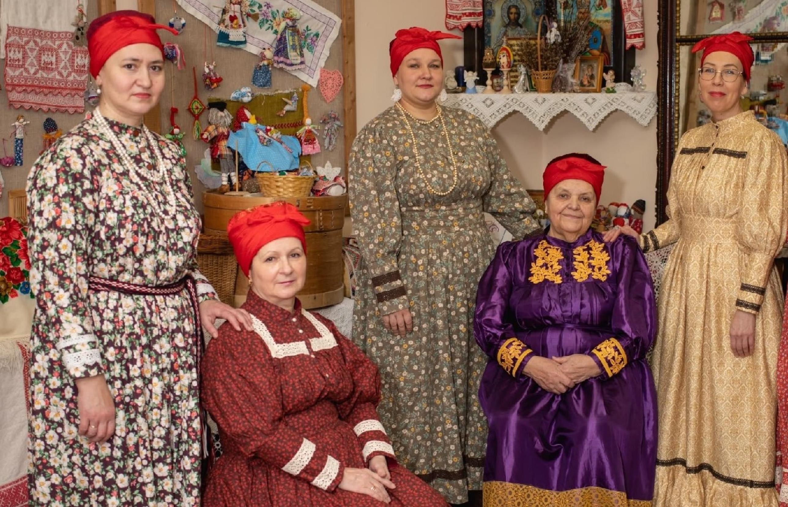 Слева направо: Юлия Лисица,